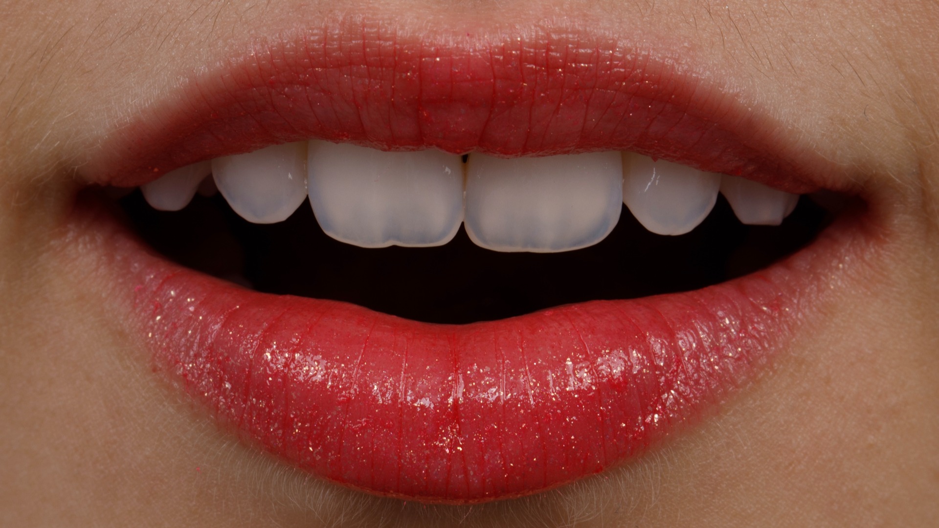 Fotografia aproximada de lábios e dentes